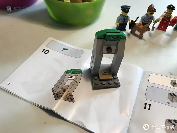乐高这个大坑 篇二十七:LEGO 60136 警察局入门套装 乐高这个大坑 篇二十七:LEGO 60136 警察局入门套装