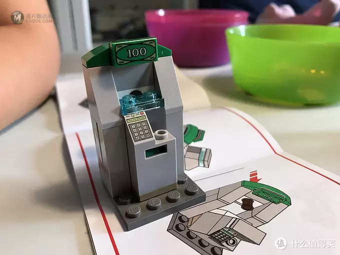 乐高这个大坑 篇二十七:LEGO 60136 警察局入门套装 乐高这个大坑 篇二十七:LEGO 60136 警察局入门套装