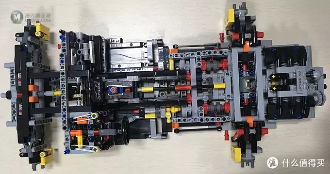 我的LEGO科技系列 篇一:买得起的保时捷 — 42056 Porsche 911 GT3 我的LEGO科技系列 篇一:买得起的保时捷 — 42056 Porsche 911 GT3