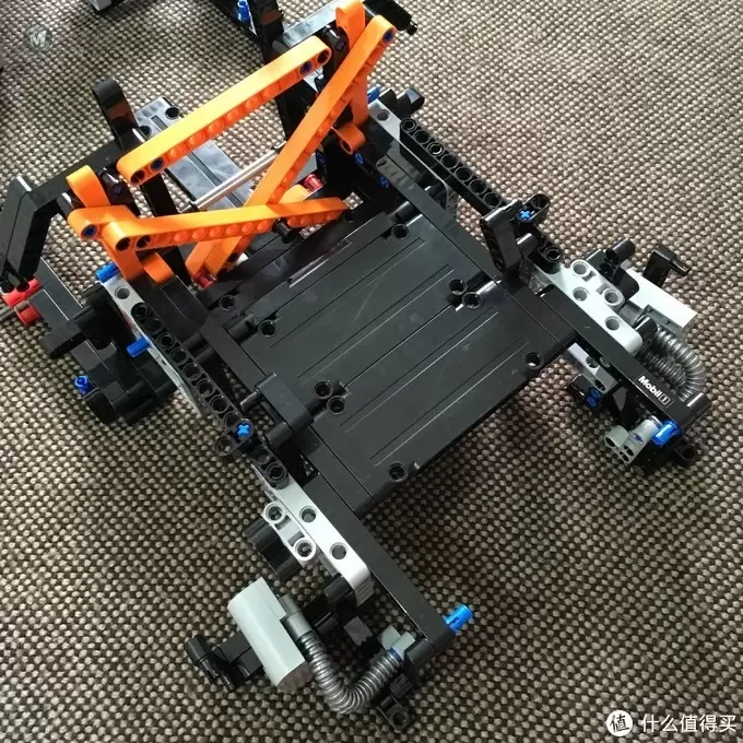 我的LEGO科技系列 篇一:买得起的保时捷 — 42056 Porsche 911 GT3 我的LEGO科技系列 篇一:买得起的保时捷 — 42056 Porsche 911 GT3
