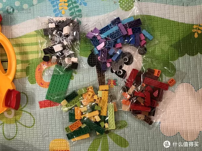 LEGO 篇四:让宝宝变身小小“工程师”——乐高Classic经典10713创意手提箱 LEGO 篇四:让宝宝变身小小“工程师”——乐高Classic经典10713创意手提箱