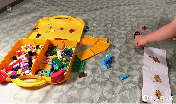 LEGO 篇四:让宝宝变身小小“工程师”——乐高Classic经典10713创意手提箱 LEGO 篇四:让宝宝变身小小“工程师”——乐高Classic经典10713创意手提箱