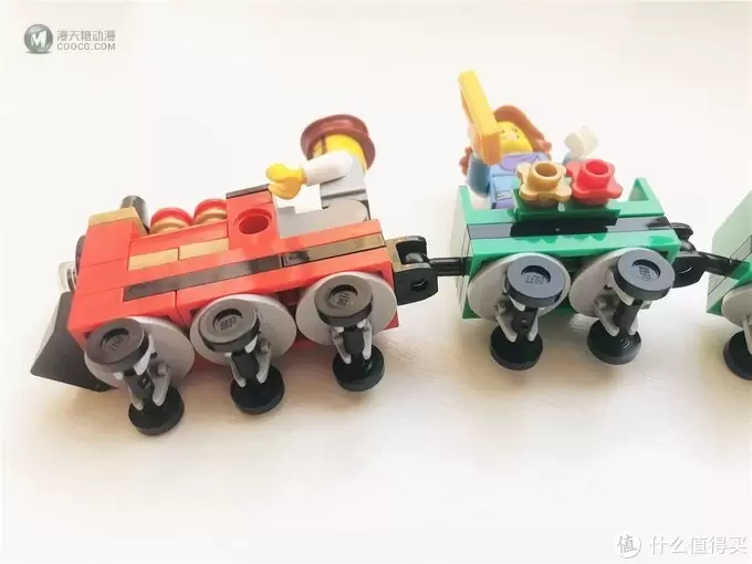 我和乐高 篇四:LEGO 40262 冬季火车之旅 我和乐高 篇四:LEGO 40262 冬季火车之旅