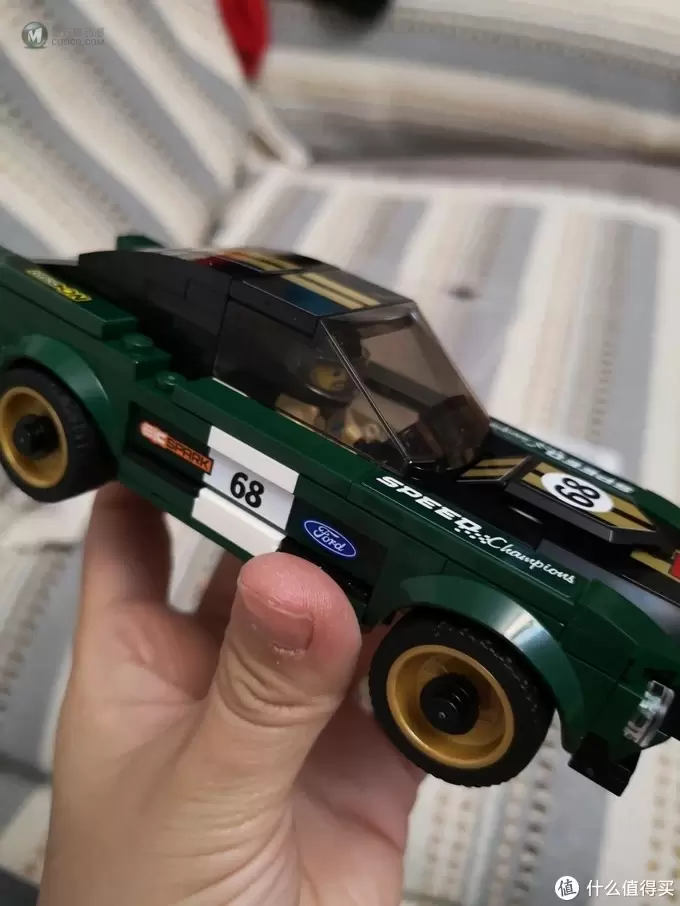 乐高75884福特野马(1968)speed系列小试牛刀 乐高75884福特野马(1968)speed系列小试牛刀