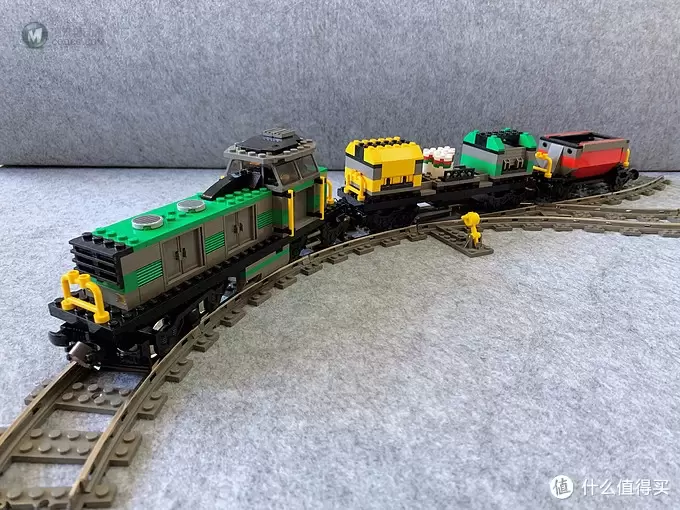 乐高小小追绝日记 篇十八:LEGO 4512 货运列车 乐高小小追绝日记 篇十八:LEGO 4512 货运列车