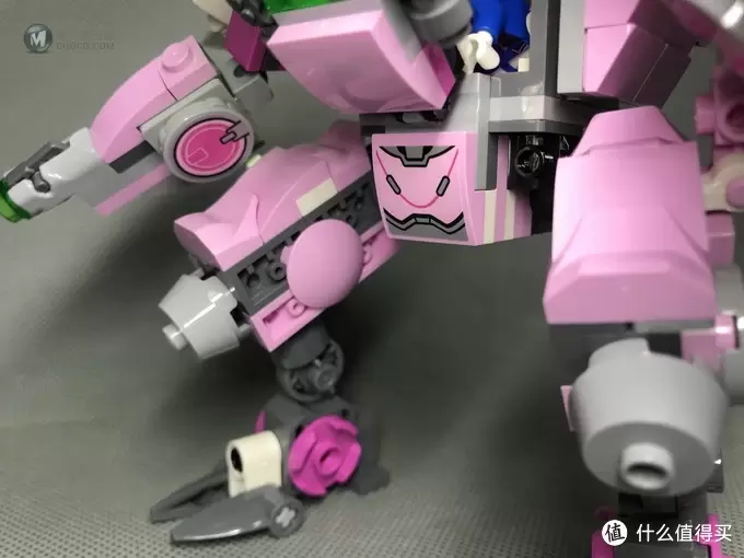 618大采购 篇一:LEGO 乐高 守望先锋系列 75973 D.VA对战莱因哈特 618大采购 篇一:LEGO 乐高 守望先锋系列 75973 D.VA对战莱因哈特