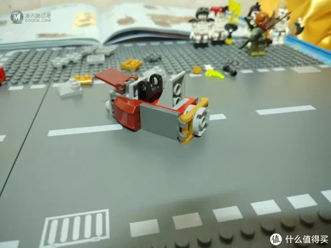 乐高手记 篇十三:写作外骨骼的机甲—LEGO 乐高 幻影忍者系列 70592 营救M.E.C. 乐高手记 篇十三:写作外骨骼的机甲—LEGO 乐高 幻影忍者系列 70592 营救M.E.C.