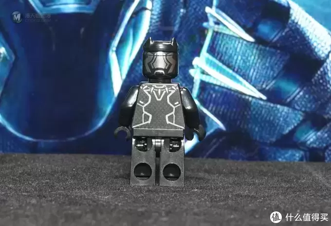 LEGO拼拼乐 篇二百三十三:一家人就是要整整齐齐:乐高版黑豹以及相关人物人仔展示 LEGO拼拼乐 篇二百三十三:一家人就是要整整齐齐:乐高版黑豹以及相关人物人仔展示