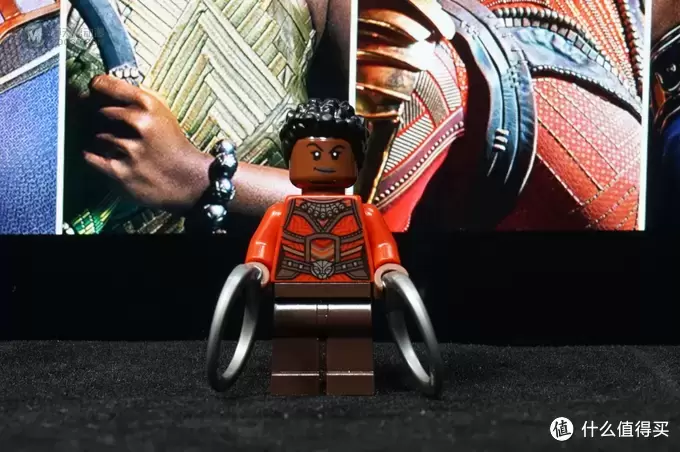 LEGO拼拼乐 篇二百三十三:一家人就是要整整齐齐:乐高版黑豹以及相关人物人仔展示 LEGO拼拼乐 篇二百三十三:一家人就是要整整齐齐:乐高版黑豹以及相关人物人仔展示