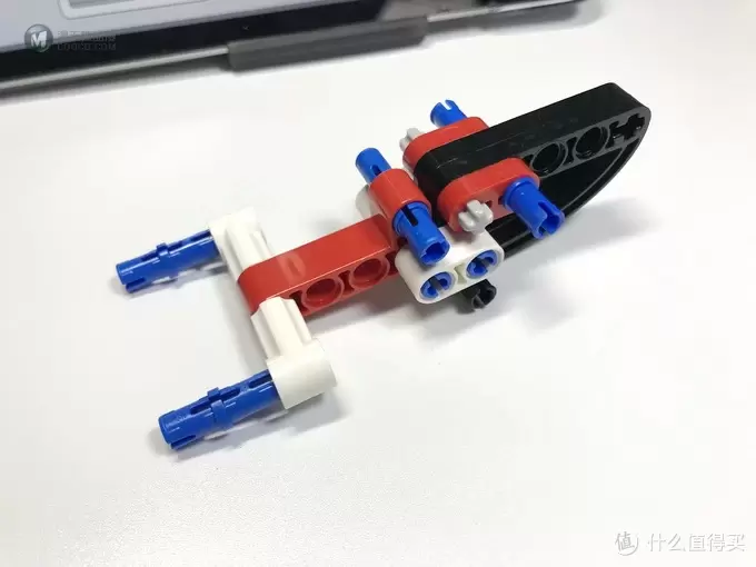 LEGO 乐高 拼拼乐 篇196:乐高还能这么拼提前享受2019年科技系列 42092 救援直升机 LEGO 乐高 拼拼乐 篇196:乐高还能这么拼提前享受2019年科技系列 42092 救援直升机