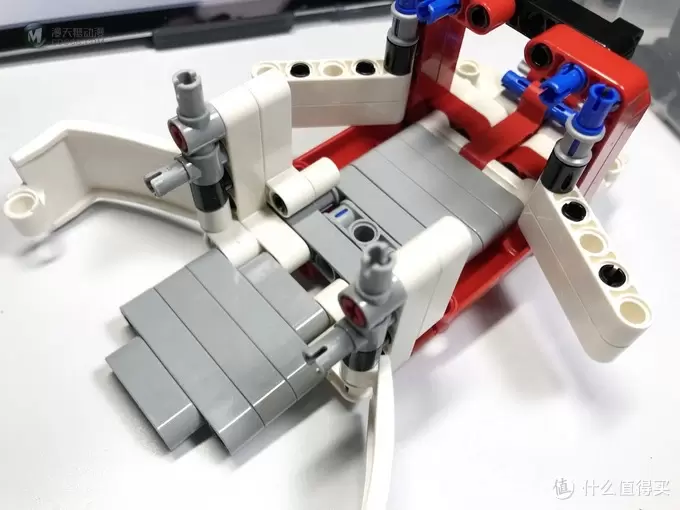 LEGO 乐高 拼拼乐 篇196:乐高还能这么拼提前享受2019年科技系列 42092 救援直升机 LEGO 乐高 拼拼乐 篇196:乐高还能这么拼提前享受2019年科技系列 42092 救援直升机