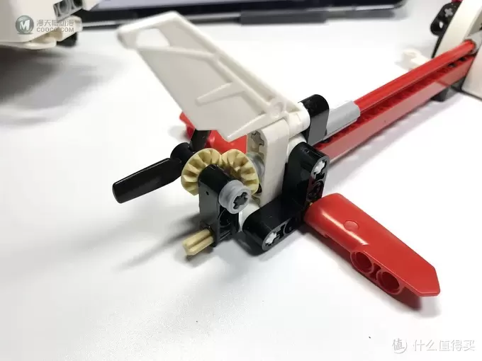 LEGO 乐高 拼拼乐 篇196:乐高还能这么拼提前享受2019年科技系列 42092 救援直升机 LEGO 乐高 拼拼乐 篇196:乐高还能这么拼提前享受2019年科技系列 42092 救援直升机