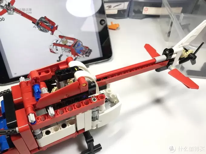 LEGO 乐高 拼拼乐 篇196:乐高还能这么拼提前享受2019年科技系列 42092 救援直升机 LEGO 乐高 拼拼乐 篇196:乐高还能这么拼提前享受2019年科技系列 42092 救援直升机
