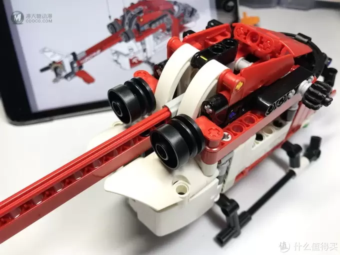 LEGO 乐高 拼拼乐 篇196:乐高还能这么拼提前享受2019年科技系列 42092 救援直升机 LEGO 乐高 拼拼乐 篇196:乐高还能这么拼提前享受2019年科技系列 42092 救援直升机