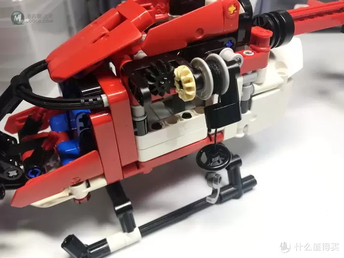 LEGO 乐高 拼拼乐 篇196:乐高还能这么拼提前享受2019年科技系列 42092 救援直升机 LEGO 乐高 拼拼乐 篇196:乐高还能这么拼提前享受2019年科技系列 42092 救援直升机