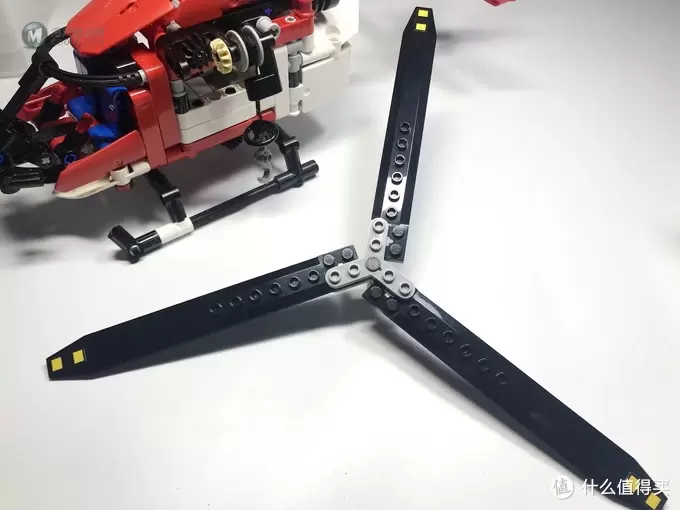 LEGO 乐高 拼拼乐 篇196:乐高还能这么拼提前享受2019年科技系列 42092 救援直升机 LEGO 乐高 拼拼乐 篇196:乐高还能这么拼提前享受2019年科技系列 42092 救援直升机