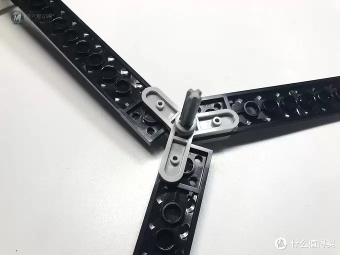 LEGO 乐高 拼拼乐 篇196:乐高还能这么拼提前享受2019年科技系列 42092 救援直升机 LEGO 乐高 拼拼乐 篇196:乐高还能这么拼提前享受2019年科技系列 42092 救援直升机
