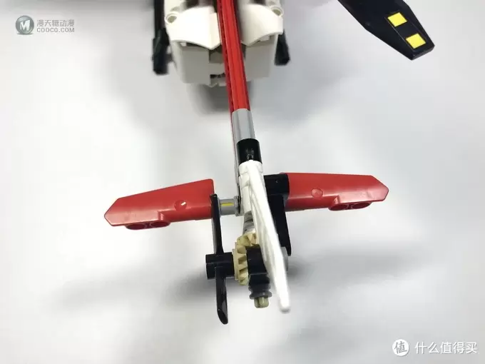 LEGO 乐高 拼拼乐 篇196:乐高还能这么拼提前享受2019年科技系列 42092 救援直升机 LEGO 乐高 拼拼乐 篇196:乐高还能这么拼提前享受2019年科技系列 42092 救援直升机