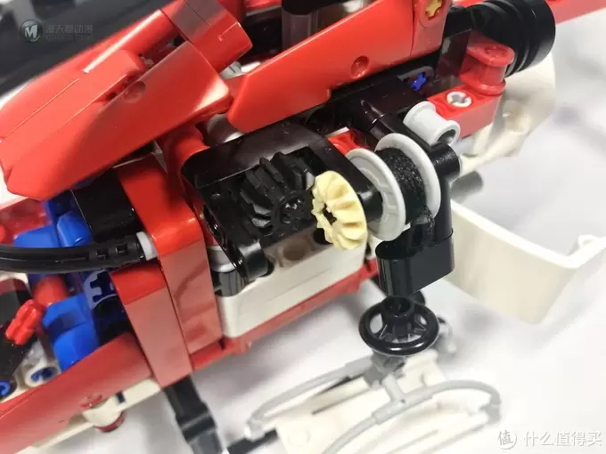 LEGO 乐高 拼拼乐 篇196:乐高还能这么拼提前享受2019年科技系列 42092 救援直升机 LEGO 乐高 拼拼乐 篇196:乐高还能这么拼提前享受2019年科技系列 42092 救援直升机