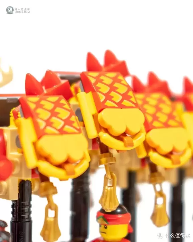 上下翻飞,龙庆吉祥!乐高80102 舞龙套装 上下翻飞,龙庆吉祥!乐高80102 舞龙套装