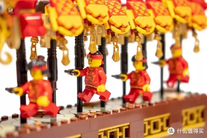 上下翻飞,龙庆吉祥!乐高80102 舞龙套装 上下翻飞,龙庆吉祥!乐高80102 舞龙套装