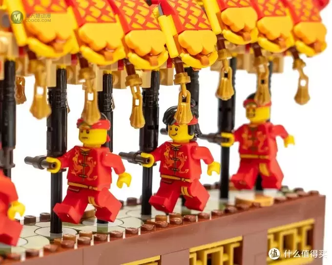 上下翻飞,龙庆吉祥!乐高80102 舞龙套装 上下翻飞,龙庆吉祥!乐高80102 舞龙套装