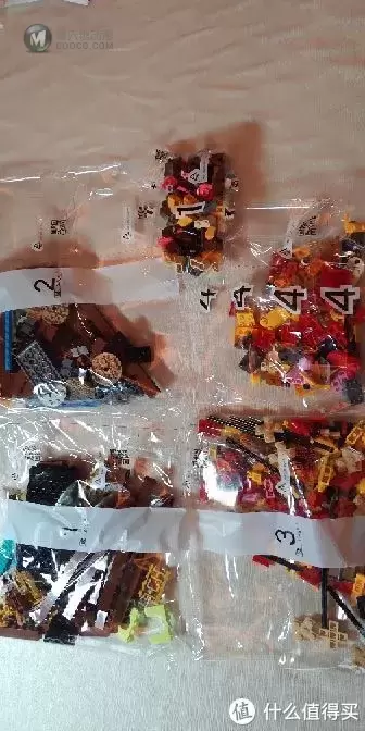 乐高中国限定套装舞龙(80102) 乐高中国限定套装舞龙(80102)
