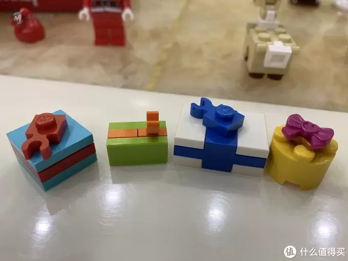 充满温馨的冬季套装:LEGO 乐高 10245 圣诞老人工作室 充满温馨的冬季套装:LEGO 乐高 10245 圣诞老人工作室
