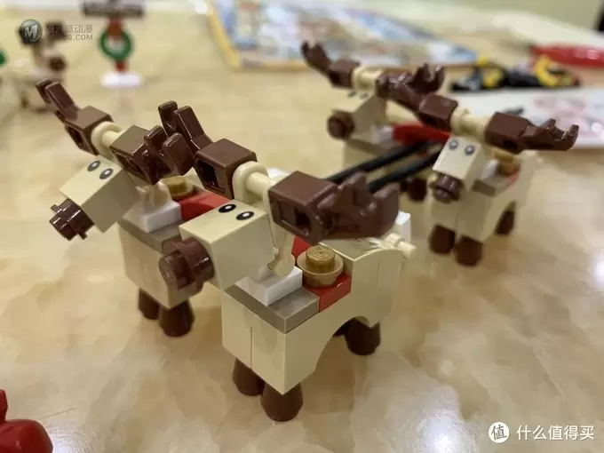 充满温馨的冬季套装:LEGO 乐高 10245 圣诞老人工作室 充满温馨的冬季套装:LEGO 乐高 10245 圣诞老人工作室
