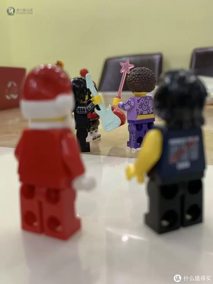 充满温馨的冬季套装:LEGO 乐高 10245 圣诞老人工作室 充满温馨的冬季套装:LEGO 乐高 10245 圣诞老人工作室