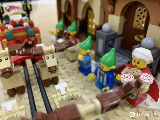 充满温馨的冬季套装:LEGO 乐高 10245 圣诞老人工作室 充满温馨的冬季套装:LEGO 乐高 10245 圣诞老人工作室