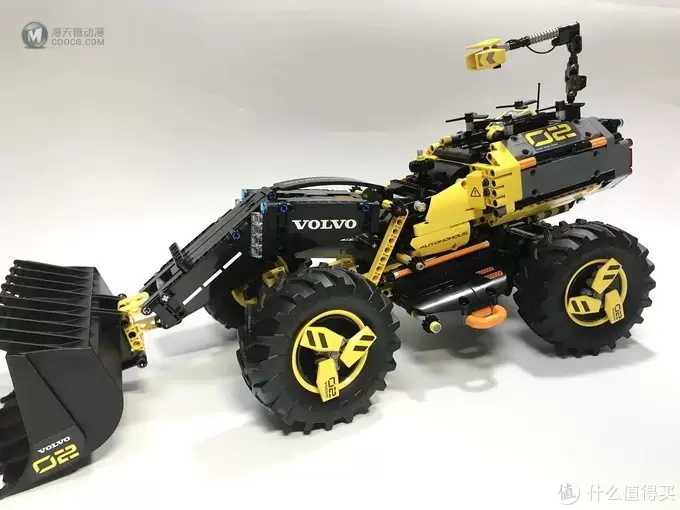 LEGO 乐高 拼拼乐 篇176:未来与现代的结合:42081 沃尔沃 ZEUX 概念式装载机 LEGO 乐高 拼拼乐 篇176:未来与现代的结合:42081 沃尔沃 ZEUX 概念式装载机