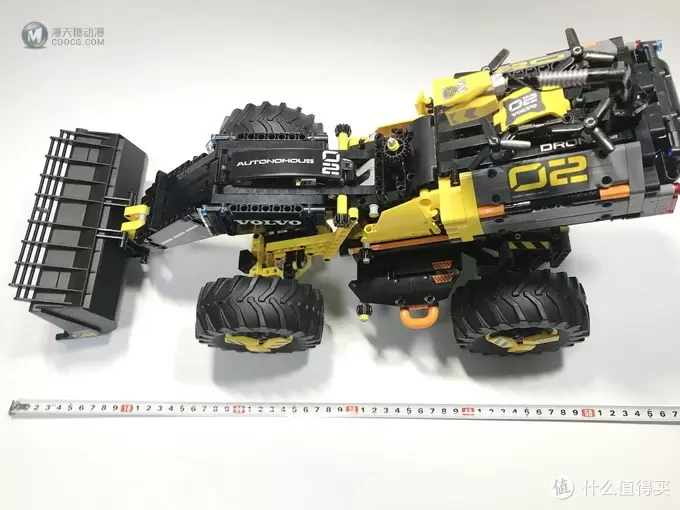 LEGO 乐高 拼拼乐 篇176:未来与现代的结合:42081 沃尔沃 ZEUX 概念式装载机 LEGO 乐高 拼拼乐 篇176:未来与现代的结合:42081 沃尔沃 ZEUX 概念式装载机