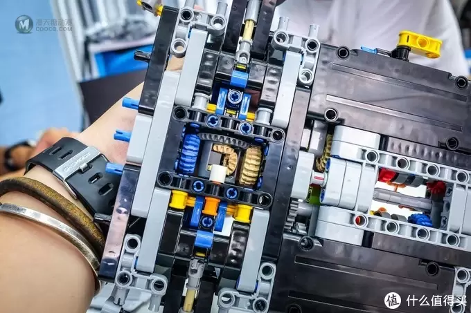 加入大妈多年,怒提布加迪一台!LEGO 乐高 42083 Technic Bugatti 布加迪 Chiron 模型开箱 加入大妈多年,怒提布加迪一台!LEGO 乐高 42083 Technic Bugatti 布加迪 Chiron 模型开箱