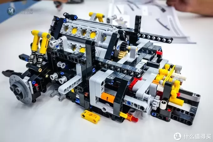 加入大妈多年,怒提布加迪一台!LEGO 乐高 42083 Technic Bugatti 布加迪 Chiron 模型开箱 加入大妈多年,怒提布加迪一台!LEGO 乐高 42083 Technic Bugatti 布加迪 Chiron 模型开箱