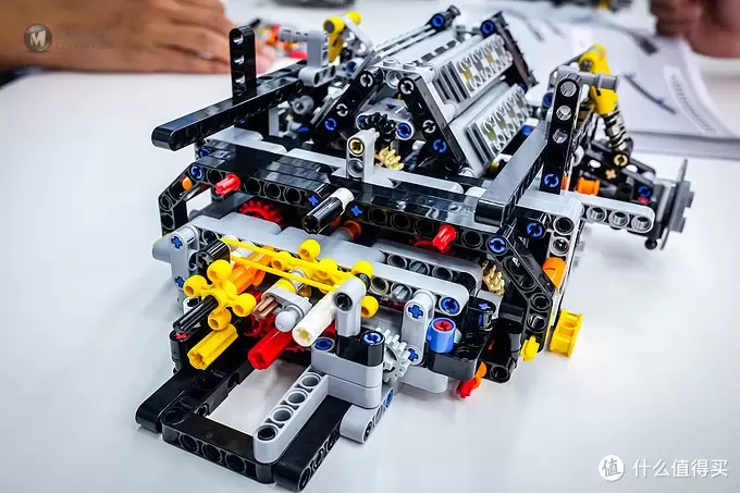 加入大妈多年,怒提布加迪一台!LEGO 乐高 42083 Technic Bugatti 布加迪 Chiron 模型开箱 加入大妈多年,怒提布加迪一台!LEGO 乐高 42083 Technic Bugatti 布加迪 Chiron 模型开箱