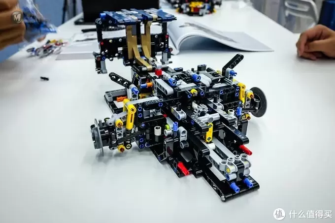 加入大妈多年,怒提布加迪一台!LEGO 乐高 42083 Technic Bugatti 布加迪 Chiron 模型开箱 加入大妈多年,怒提布加迪一台!LEGO 乐高 42083 Technic Bugatti 布加迪 Chiron 模型开箱