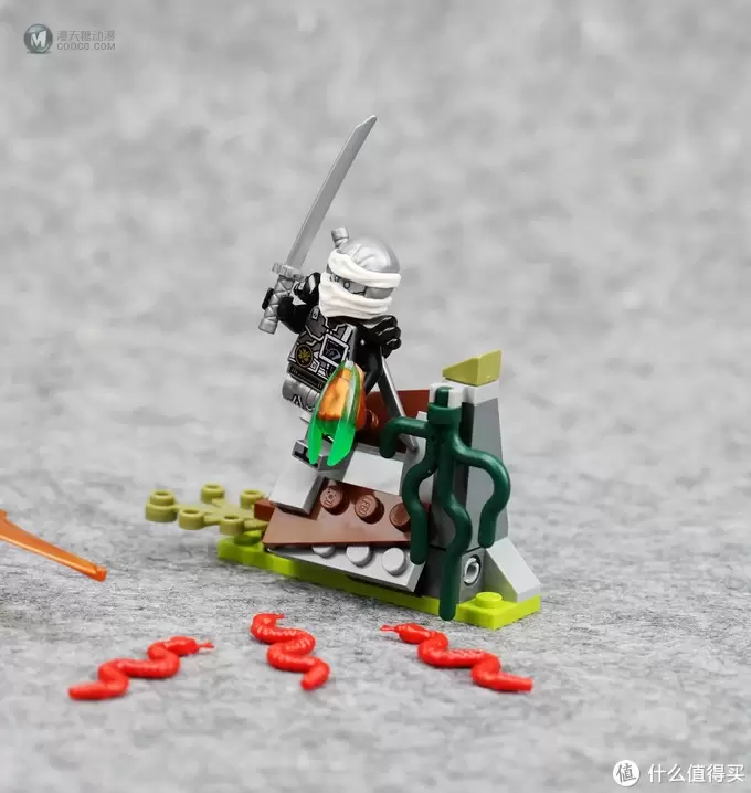 人仔就已经值回票价:LEGO乐高 70624 NINJAGO 幻影忍者系列 红蛇投石履带战车 开箱 人仔就已经值回票价:LEGO乐高 70624 NINJAGO 幻影忍者系列 红蛇投石履带战车 开箱