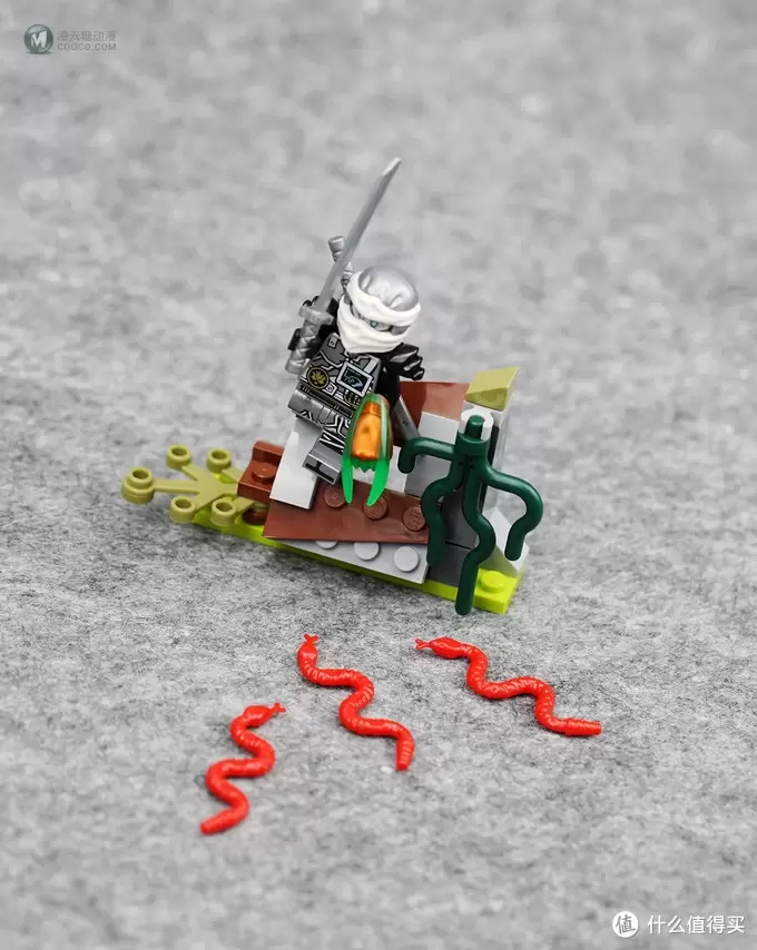 人仔就已经值回票价:LEGO乐高 70624 NINJAGO 幻影忍者系列 红蛇投石履带战车 开箱 人仔就已经值回票价:LEGO乐高 70624 NINJAGO 幻影忍者系列 红蛇投石履带战车 开箱