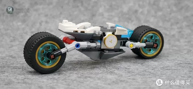忍者版Tron: Legacy?LEGO 乐高 幻影忍者 Ninjago 巨轮摩托车追击战 70639 忍者版Tron: Legacy?LEGO 乐高 幻影忍者 Ninjago 巨轮摩托车追击战 70639