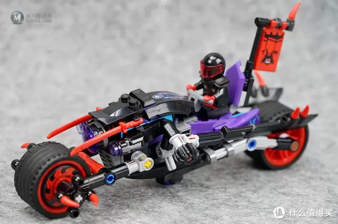 忍者版Tron: Legacy?LEGO 乐高 幻影忍者 Ninjago 巨轮摩托车追击战 70639 忍者版Tron: Legacy?LEGO 乐高 幻影忍者 Ninjago 巨轮摩托车追击战 70639