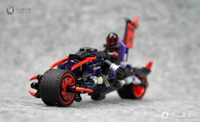 忍者版Tron: Legacy?LEGO 乐高 幻影忍者 Ninjago 巨轮摩托车追击战 70639 忍者版Tron: Legacy?LEGO 乐高 幻影忍者 Ninjago 巨轮摩托车追击战 70639