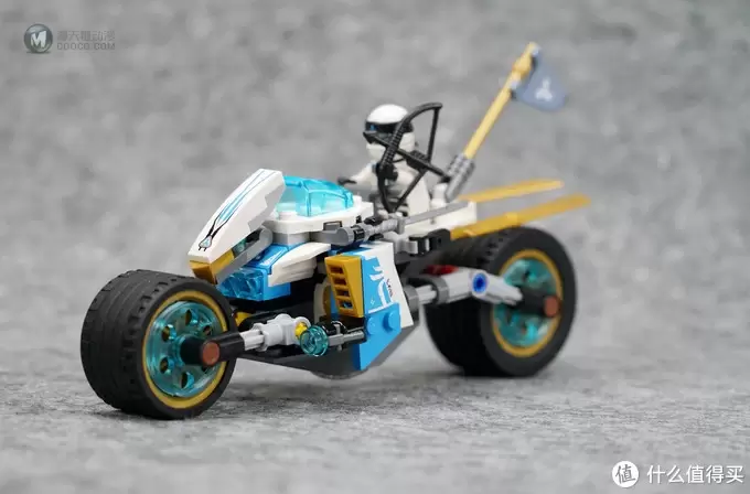 忍者版Tron: Legacy?LEGO 乐高 幻影忍者 Ninjago 巨轮摩托车追击战 70639 忍者版Tron: Legacy?LEGO 乐高 幻影忍者 Ninjago 巨轮摩托车追击战 70639