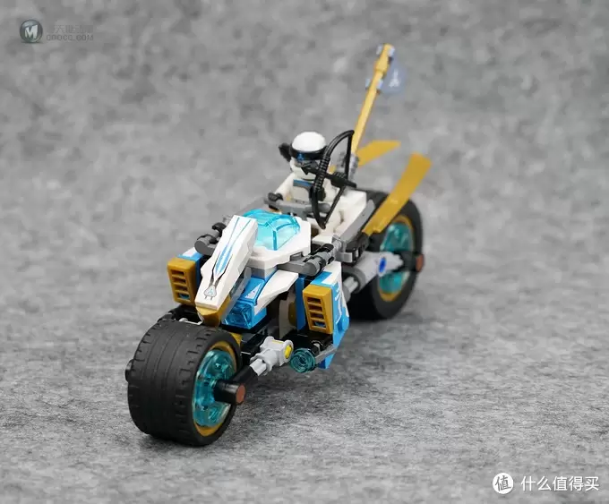 忍者版Tron: Legacy?LEGO 乐高 幻影忍者 Ninjago 巨轮摩托车追击战 70639 忍者版Tron: Legacy?LEGO 乐高 幻影忍者 Ninjago 巨轮摩托车追击战 70639