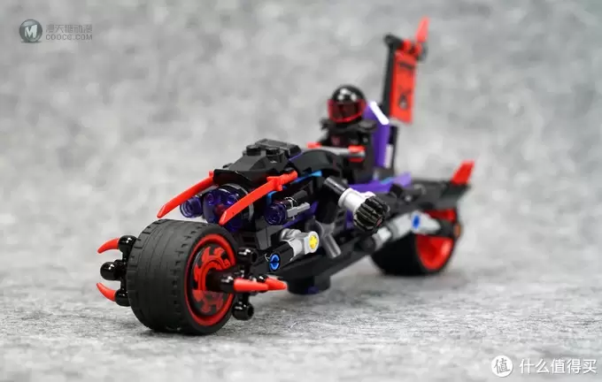 忍者版Tron: Legacy?LEGO 乐高 幻影忍者 Ninjago 巨轮摩托车追击战 70639 忍者版Tron: Legacy?LEGO 乐高 幻影忍者 Ninjago 巨轮摩托车追击战 70639