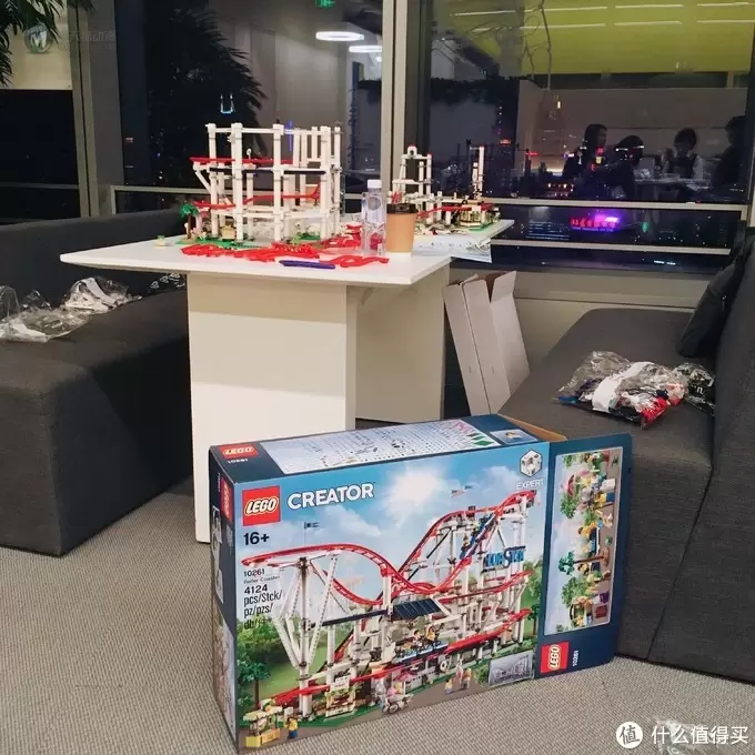 乐高 篇一:让我告诉你在乐高中国总部搭建新品10261过山车是种什么体验 乐高 篇一:让我告诉你在乐高中国总部搭建新品10261过山车是种什么体验