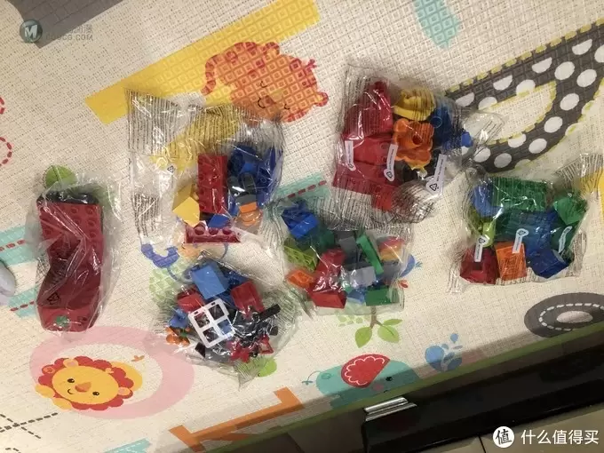 “火车控”宝宝的必备玩物—Lego 乐高 10508 豪华火车套装 “火车控”宝宝的必备玩物—Lego 乐高 10508 豪华火车套装