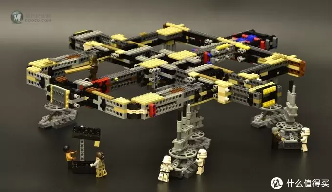 LEGO 乐高 75192 千年隼晒单附带支架展示 LEGO 乐高 75192 千年隼晒单附带支架展示