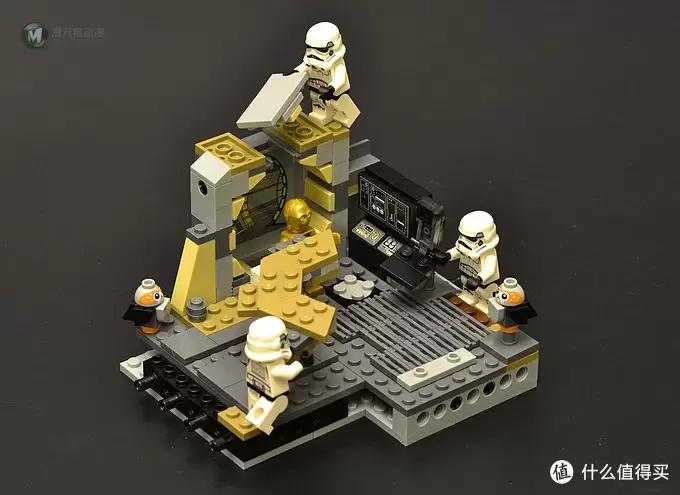 LEGO 乐高 75192 千年隼晒单附带支架展示 LEGO 乐高 75192 千年隼晒单附带支架展示