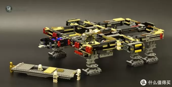 LEGO 乐高 75192 千年隼晒单附带支架展示 LEGO 乐高 75192 千年隼晒单附带支架展示